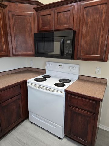 632 Oliver Lane, Waxahachie, TX 75165