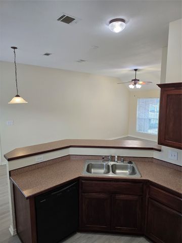 632 Oliver Lane, Waxahachie, TX 75165