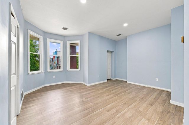 5436 CHESTNUT ST, Philadelphia, PA 19139