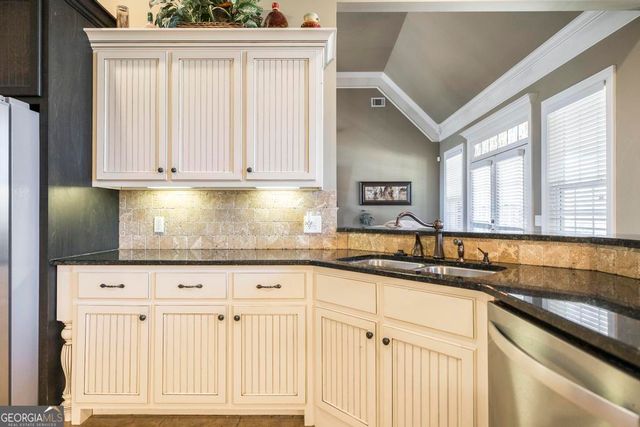 35 Falcon Crest Way, Byron, GA 31008