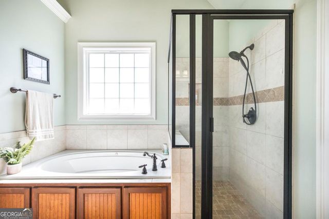 35 Falcon Crest Way, Byron, GA 31008