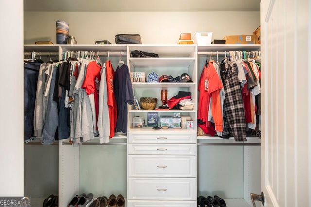 35 Falcon Crest Way, Byron, GA 31008