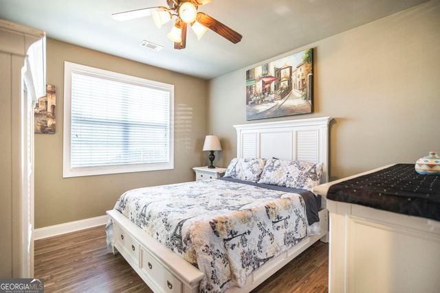 35 Falcon Crest Way, Byron, GA 31008