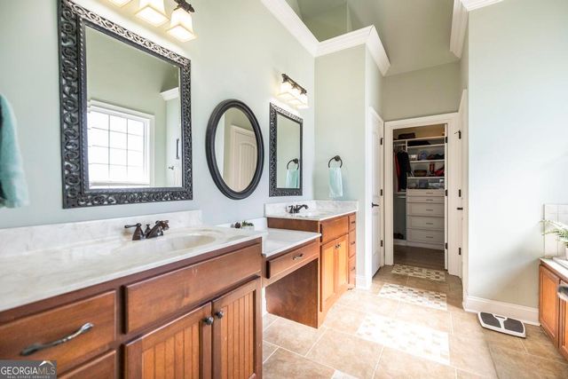 35 Falcon Crest Way, Byron, GA 31008