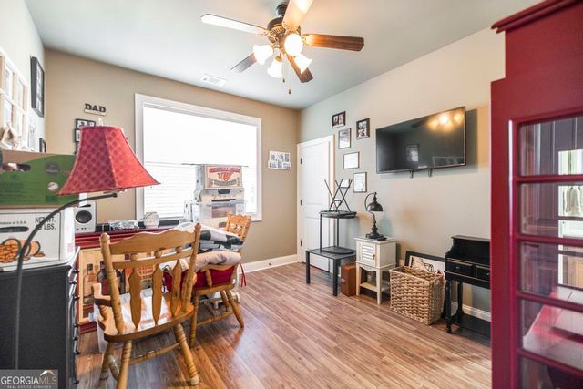 35 Falcon Crest Way, Byron, GA 31008