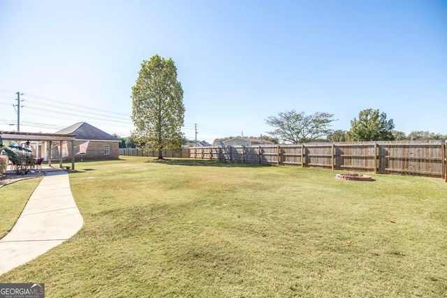 35 Falcon Crest Way, Byron, GA 31008