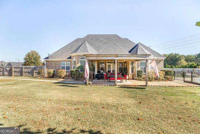 35 Falcon Crest Way, Byron, GA 31008