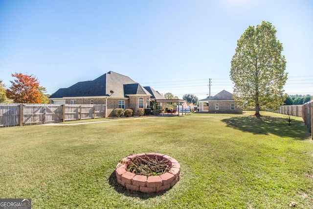 35 Falcon Crest Way, Byron, GA 31008