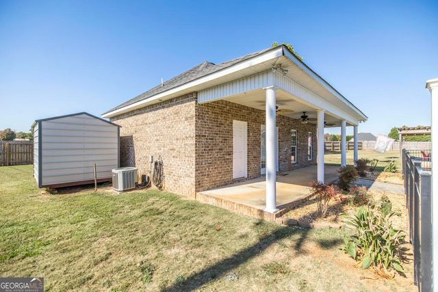 35 Falcon Crest Way, Byron, GA 31008