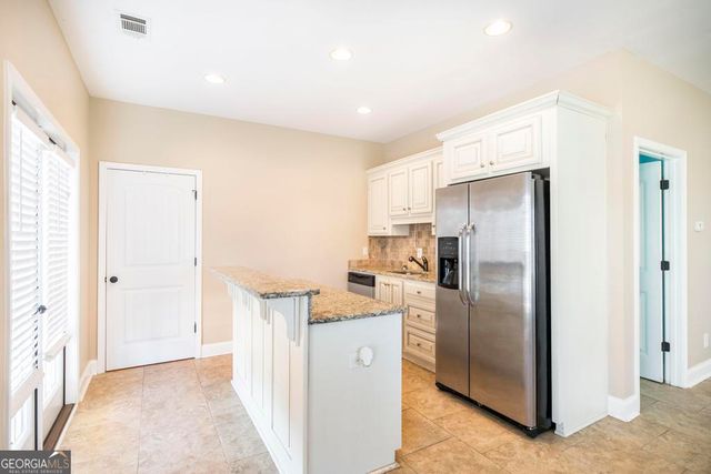 35 Falcon Crest Way, Byron, GA 31008