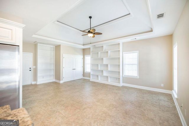 35 Falcon Crest Way, Byron, GA 31008