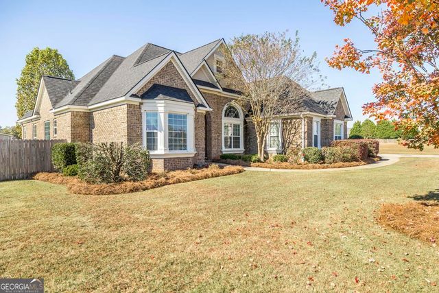 35 Falcon Crest Way, Byron, GA 31008