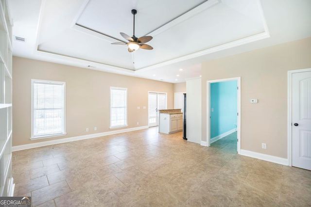 35 Falcon Crest Way, Byron, GA 31008