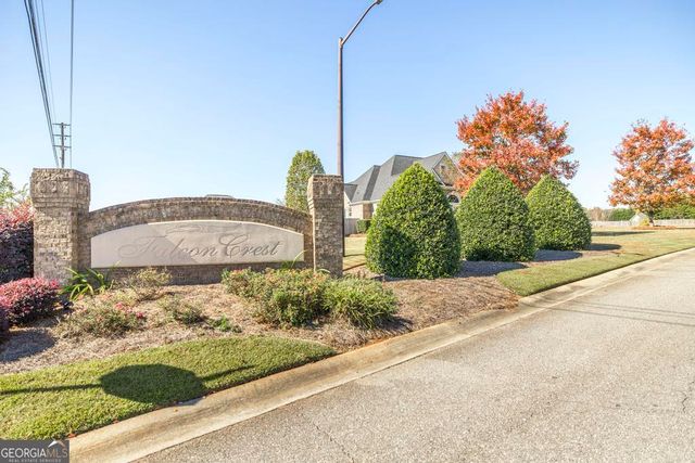 35 Falcon Crest Way, Byron, GA 31008