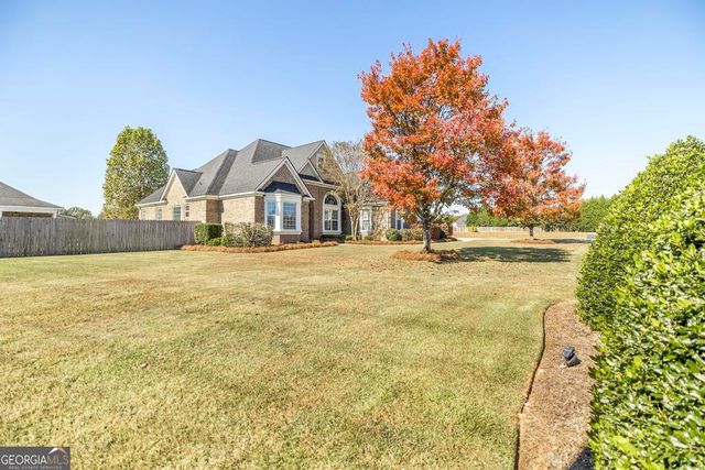 35 Falcon Crest Way, Byron, GA 31008