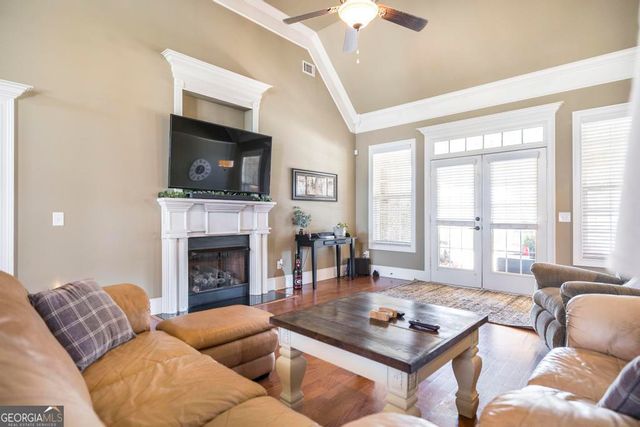 35 Falcon Crest Way, Byron, GA 31008