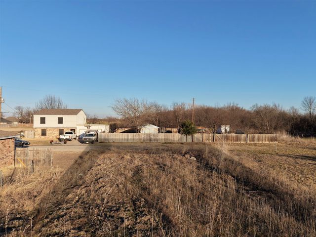 9524 Prairieview Drive, Fort Worth, TX 76134
