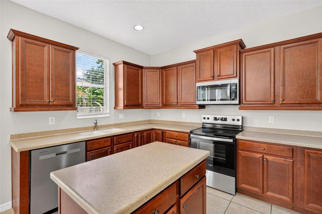 3626 OAK BROOK LANE, Eustis, FL 32736