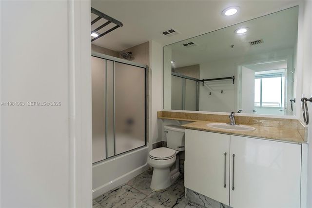 335 S BISCAYNE BL 3210, Miami, FL 33131