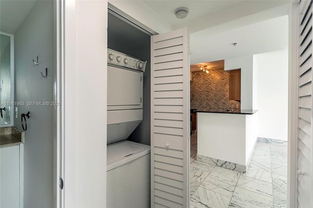 335 S BISCAYNE BL 3210, Miami, FL 33131