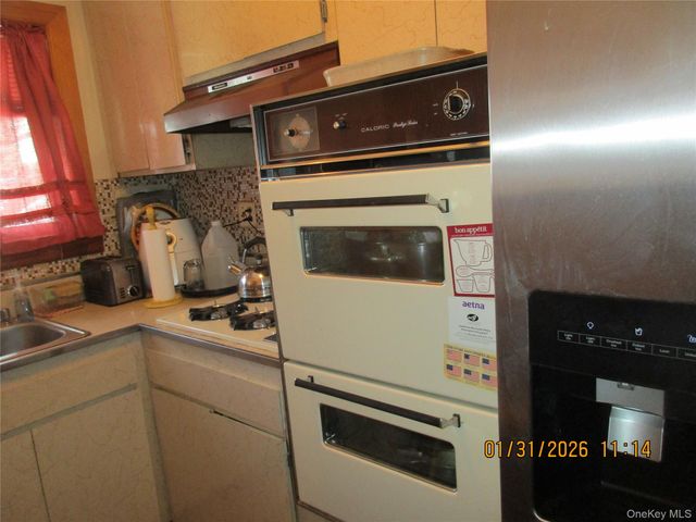 62-37 69TH Place, Middle Village, NY 11379