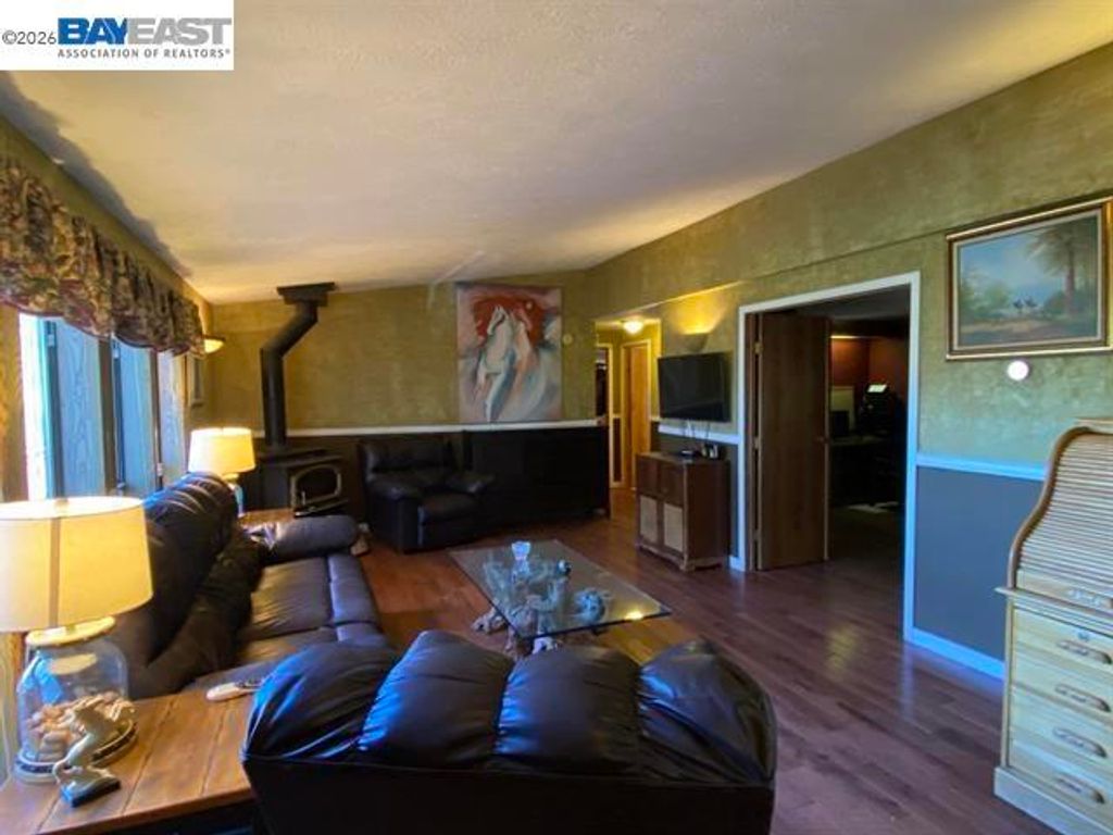 Image 10 of property listing at 1701 Trail Ride Road, Clayton, CA 94517
