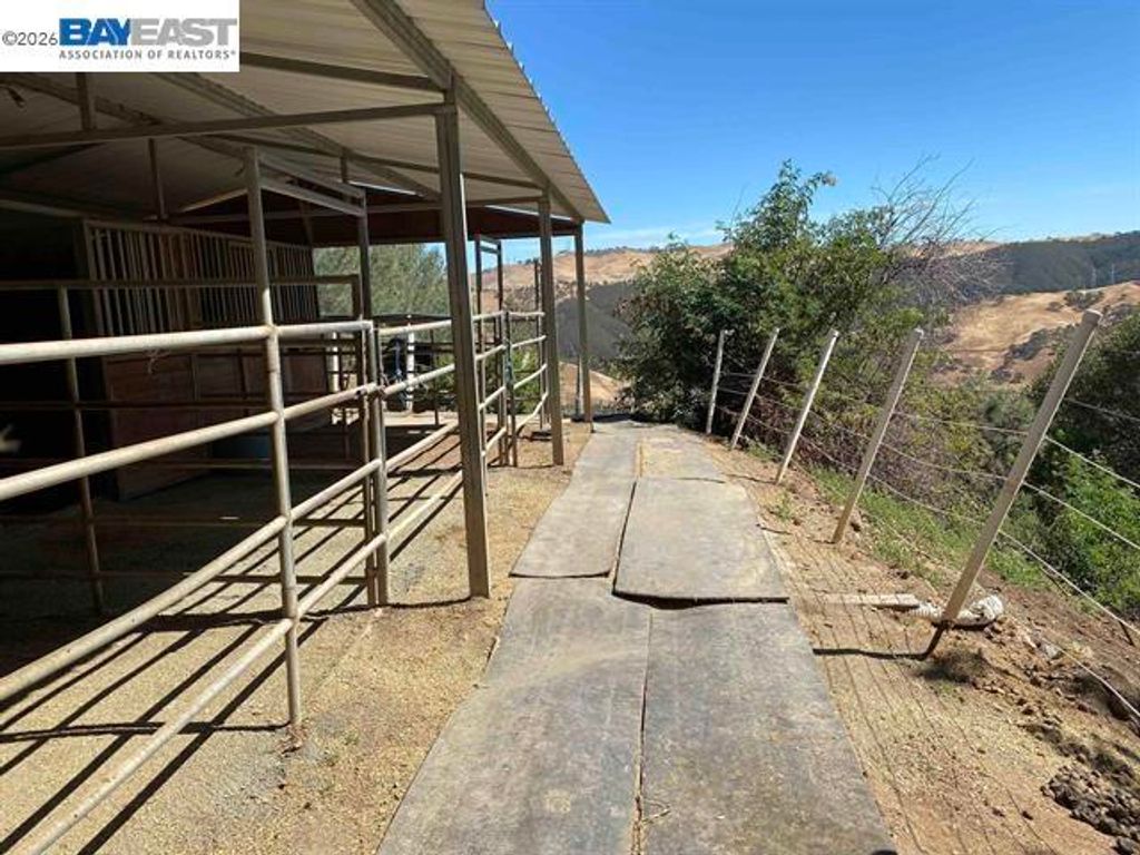Image 20 of property listing at 1701 Trail Ride Road, Clayton, CA 94517