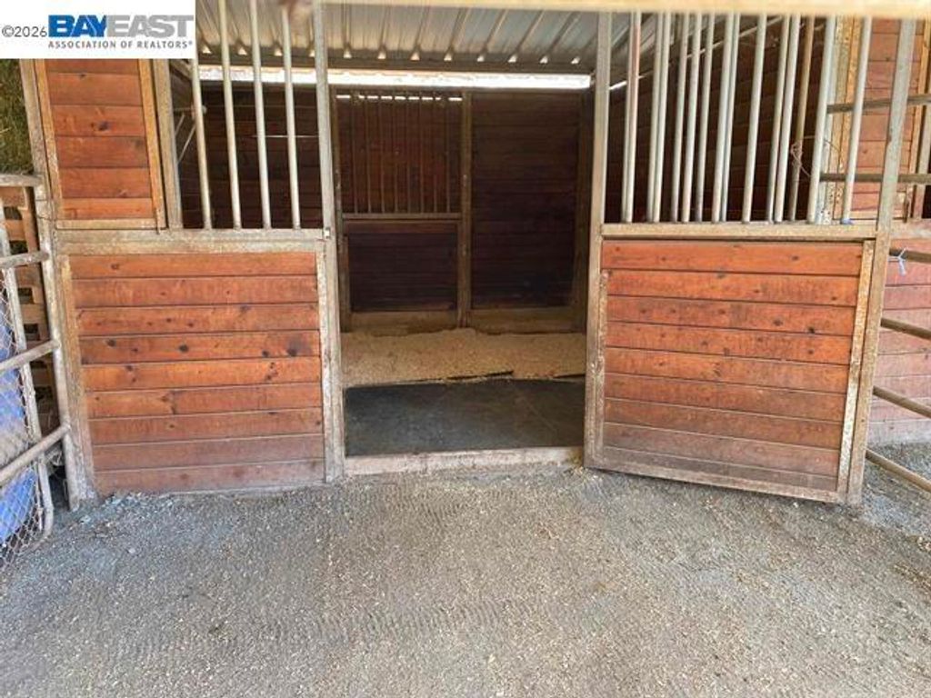 Image 22 of property listing at 1701 Trail Ride Road, Clayton, CA 94517