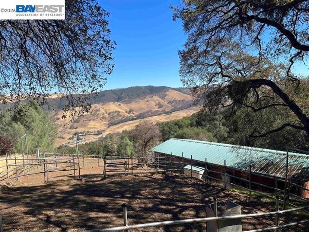 Image 23 of property listing at 1701 Trail Ride Road, Clayton, CA 94517