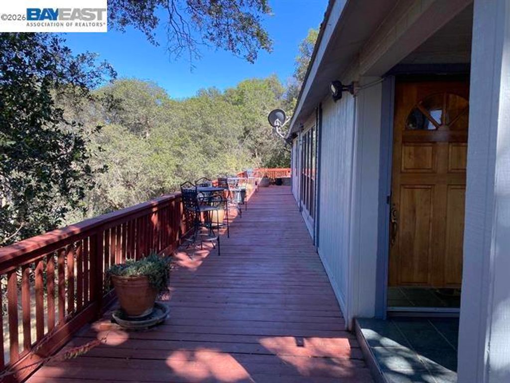 Image 4 of property listing at 1701 Trail Ride Road, Clayton, CA 94517