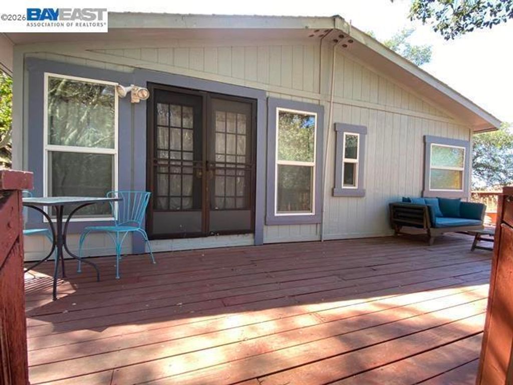 Image 7 of property listing at 1701 Trail Ride Road, Clayton, CA 94517