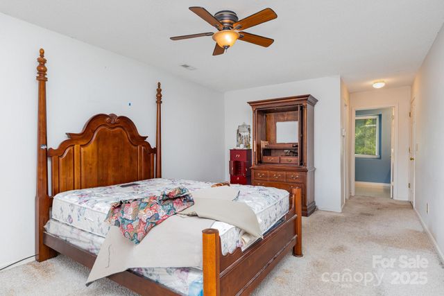 9819 Edwards Place, Charlotte, NC 28227