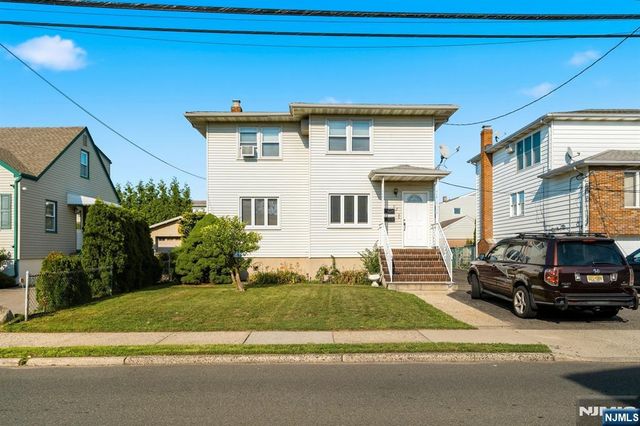 92 Phillips Avenue, South Hackensack, NJ 07606