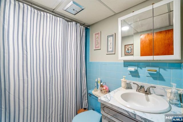 92 Phillips Avenue, South Hackensack, NJ 07606