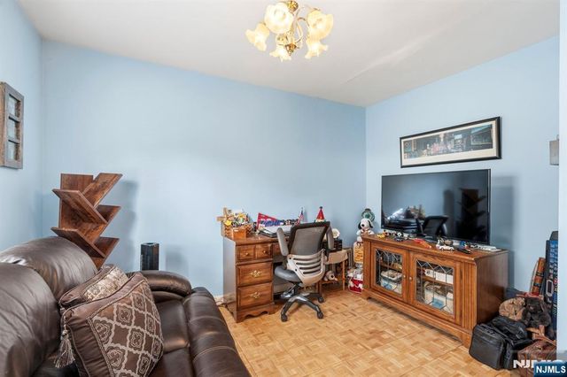 92 Phillips Avenue, South Hackensack, NJ 07606