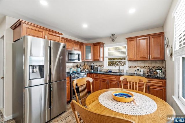 92 Phillips Avenue, South Hackensack, NJ 07606