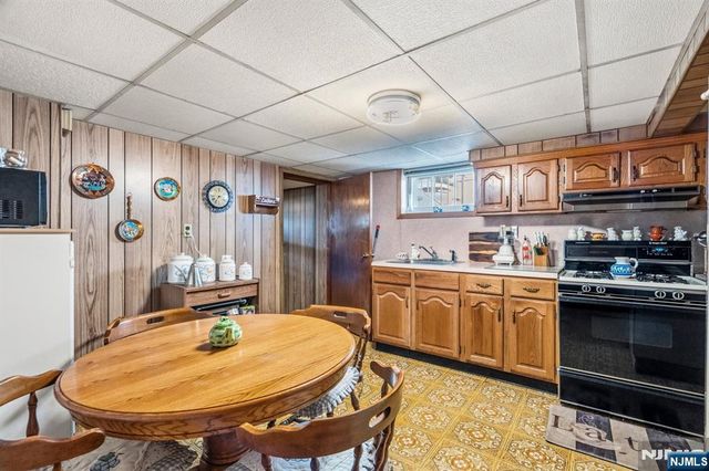 92 Phillips Avenue, South Hackensack, NJ 07606