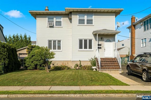 92 Phillips Avenue, South Hackensack, NJ 07606