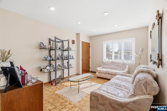 92 Phillips Avenue, South Hackensack, NJ 07606