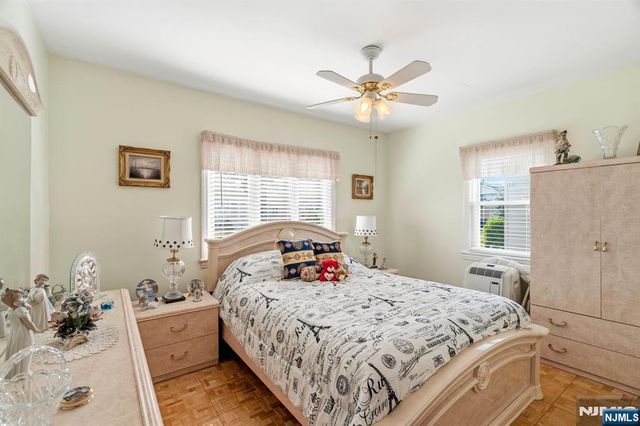 92 Phillips Avenue, South Hackensack, NJ 07606