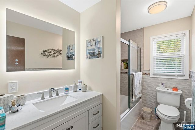 92 Phillips Avenue, South Hackensack, NJ 07606