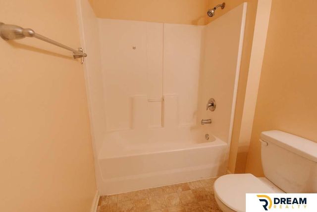 8814 Quest Street, Omaha, NE 68122