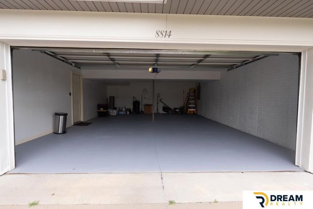 8814 Quest Street, Omaha, NE 68122