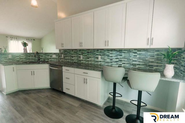 8814 Quest Street, Omaha, NE 68122