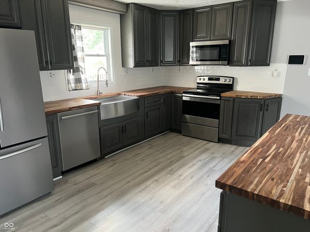 249 Lori Ann Drive, Whiteland, IN 46184