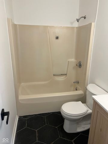 249 Lori Ann Drive, Whiteland, IN 46184