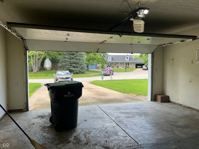 249 Lori Ann Drive, Whiteland, IN 46184