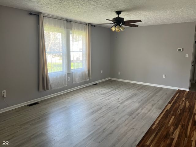 249 Lori Ann Drive, Whiteland, IN 46184