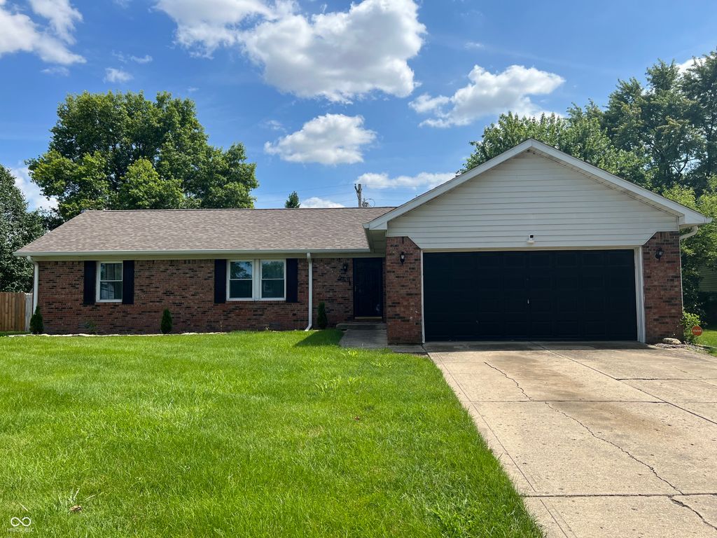 249 Lori Ann Drive, Whiteland, IN 46184