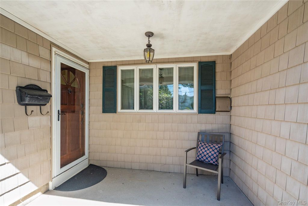 120 Budenos Drive, Sayville, NY 11782 — photo 5